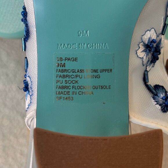 ✨ Betsey Johnson “SB-Page” Heels – White & Blue Floral Size 9M | New in Box - Picture 7 of 10